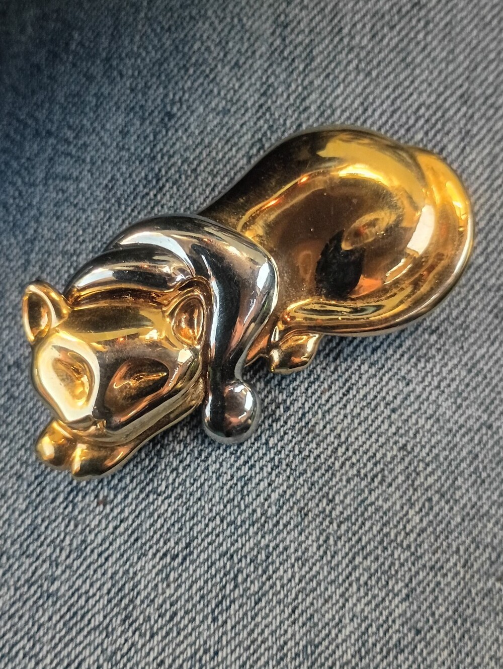 Vintage Two Tone Sleeping Cat Brooch